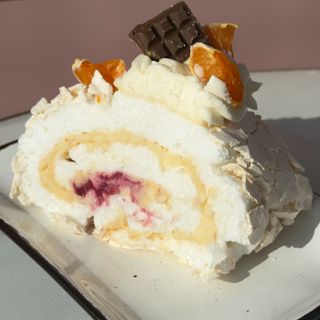 Меренговий рулет