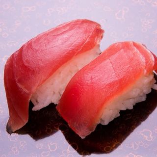 13. Sushi De Atún (2 Pzs.)