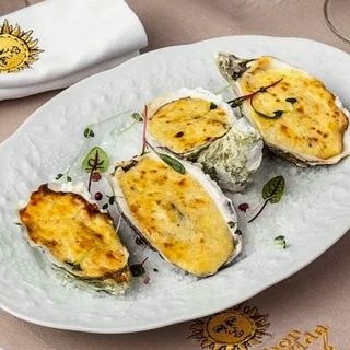 Super speciales baked oysters with cheese, 1 pc.
