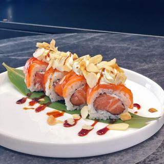 US3. Uramaki salmonout - 4 pezzi