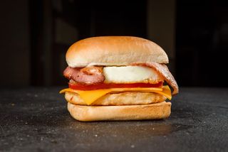 Сніданок Чікен Чіабата з підсмаженим беконом (230г)