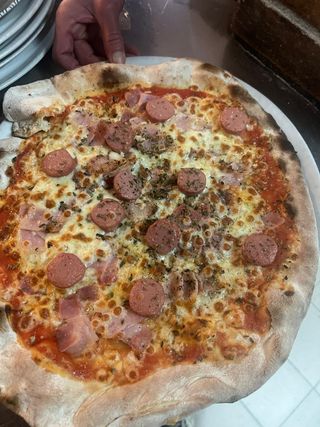 Pizza Tirolesa (30 Cm.)