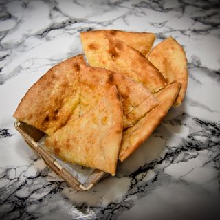 FOCACCIA CU MOZZARELLA SI USTUROI