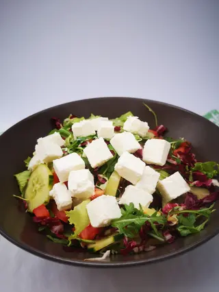 Sir salata