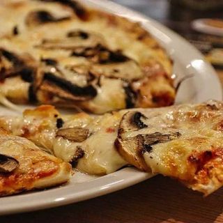 Pizza Funghi (Grande)