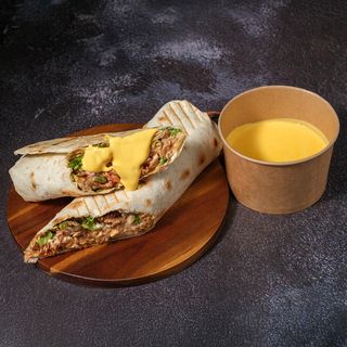 ფლეშ შაურმა (სტანდარტული) ცხელი ყველის სოუსით