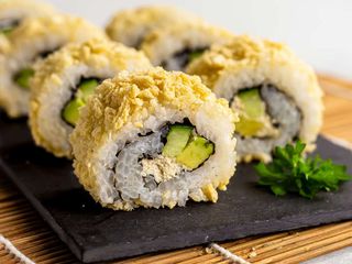 Uramaki crunchy roll