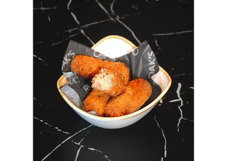 CROQUETAS DE QUESO DE CABRA Y CEBOLLA