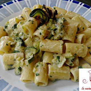 mezze maniche Zucchine e guanciale croccante