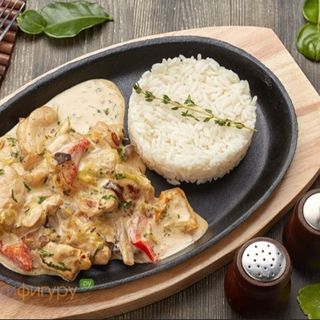 Курица в сливочном  соусе