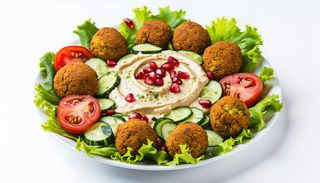 Salata de falafel