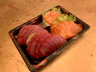 609 - Sashimi di salmone e tonno 16  pezzi