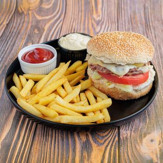 Extra cheese burger + pomfrit 200g