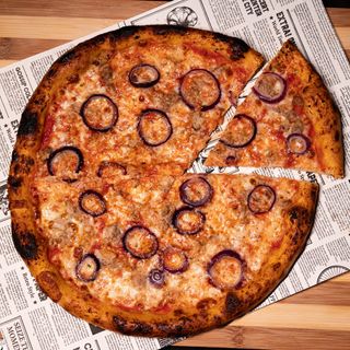 Pizza tono e cipolla