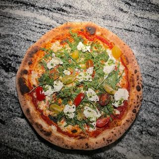 PIZZA TOMATA BURRATA