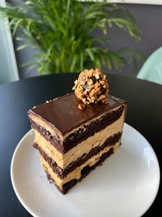 სნიკერსი