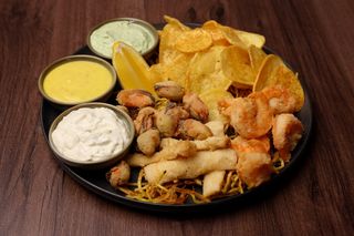 Platou de fructe de mare pane