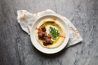 Хумус купа с Мергез