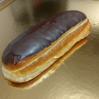 Frito de chocolate relleno de crema