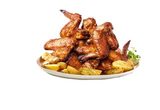 Крила с печени картофи (1кг)