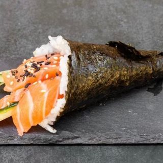 Temaki Salmón Y Aguacate (1 Ud.)