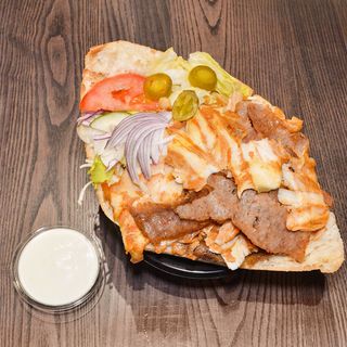 Kebab w bułce z serem duży