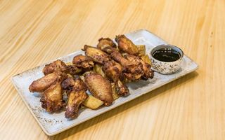 Alitas A La Brasa Con Un Toque Picante (10 Uds.)