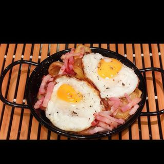 Huevos Rotos Con Bacon