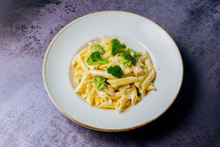 Pene sa piletinom I brokolijem