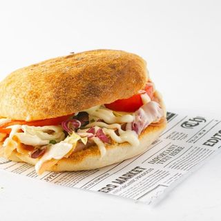 Sandwich cu cartofi prajiti de casa