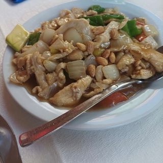 Pollo con almendras