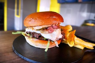 Meniu Blue Cheese Burger.