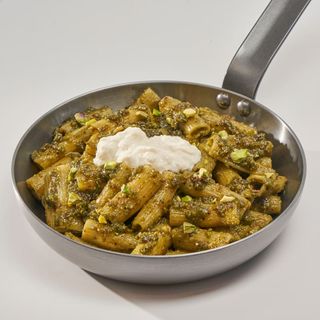 Pasta con salsa Pesto di Pistacchio