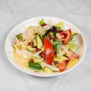 B11 შავი და თეთრი სოკოს სალათი წიწაკის მწნილით