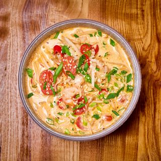 Tom yum z kurczakiem