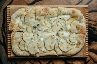 Pizza de Pancetta e Gorgonzola