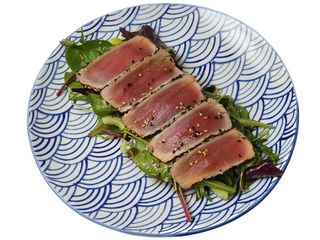 Салат з тунцем татакі (210g)