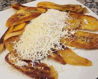 Plátano Con Queso Latino