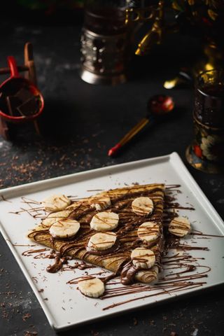 ბლინები შოკოლადითა და ბანანით