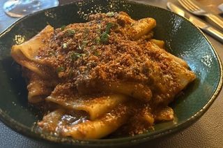 Paccheri al ragù di sarde e finocchietto selvatico