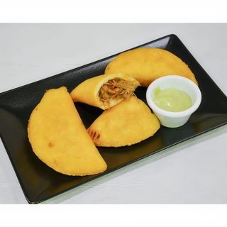 Empanada de carne mechada