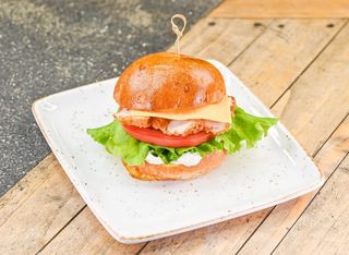 Чийзбургер с пиле (280г)