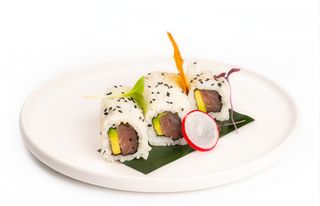 131. Maguro roll 8 pezzi