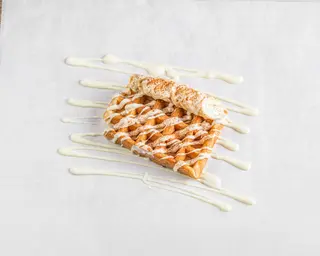 Crepe Chocolate Blanco, Plátano Y Canela