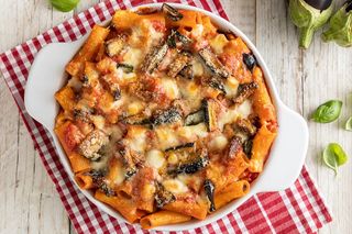 Pasta alla siciliana con provola