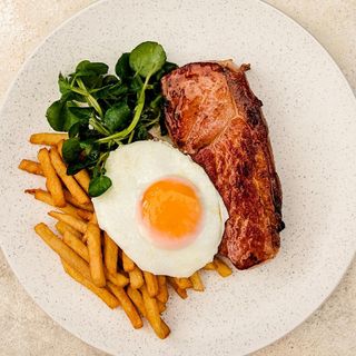 Gammon stick with chips and fried egg 