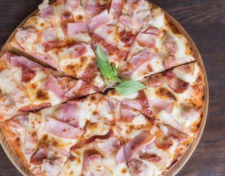 Pizza Margarita Con Jamón York (30 Cm.)