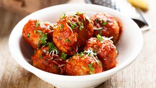 Albóndigas con salsa italiana