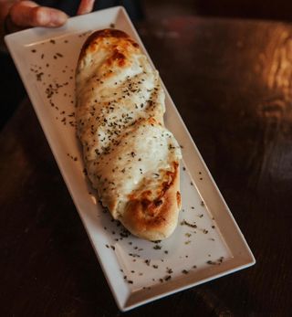 Pan De Ajo Con Queso