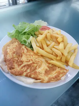 Omelete de Atum no Prato